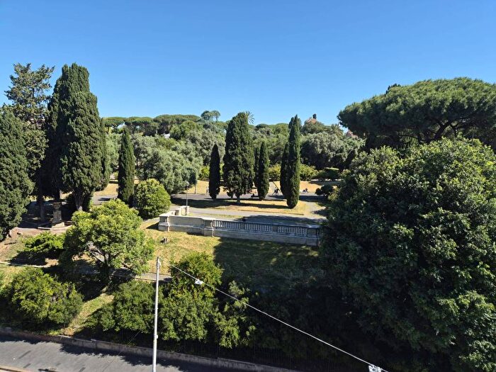 Appartamento con 5 locali in affitto in Colle Oppio, Roma