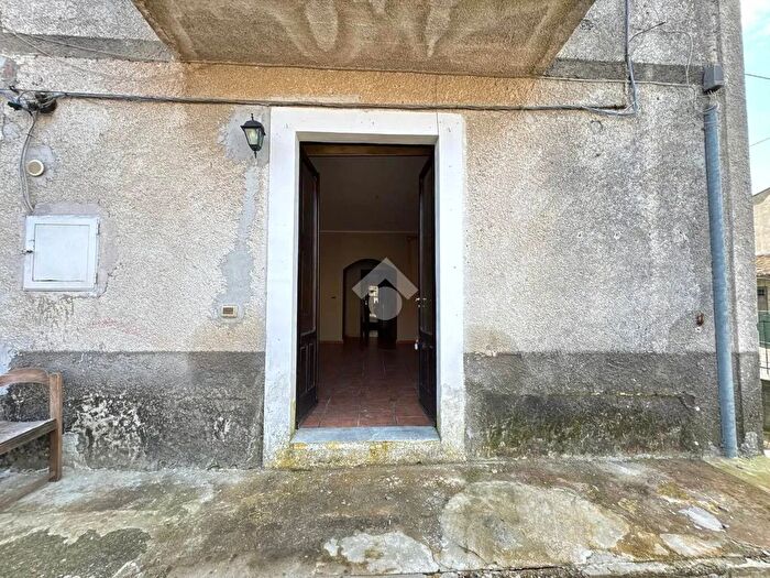 Casa con 8 locali in vendita in Traversa S Martino Vescovo, San Martino Valle Caudina