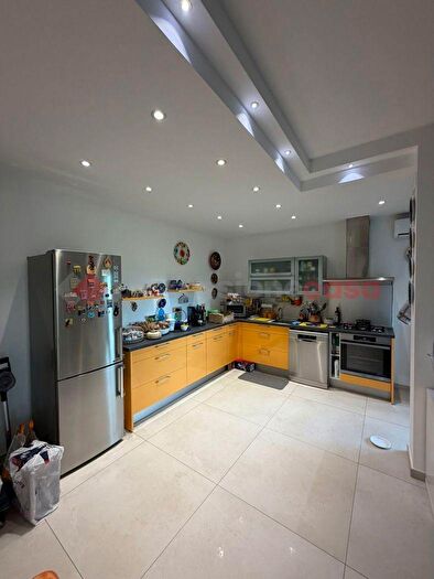 Appartamento trilocale in vendita in Via Salvatore Matarrese, Bari