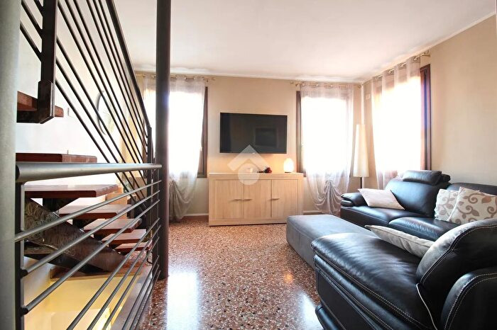 Casa trilocale in vendita in Via Cisalpina, Arzignano