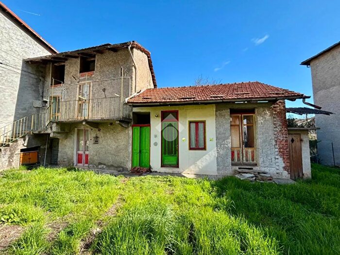Casa quadrilocale in vendita in Via Comba, Villar Focchiardo
