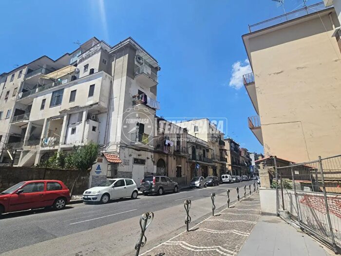 Appartamento trilocale in vendita in Via Vittorio Veneto, Napoli