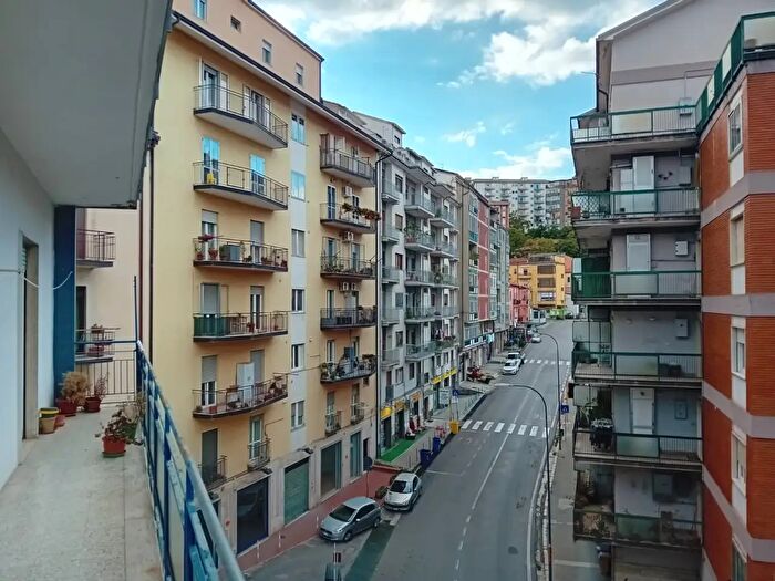 Appartamento con 5 locali in vendita in Via Nicola Vaccaro, Potenza