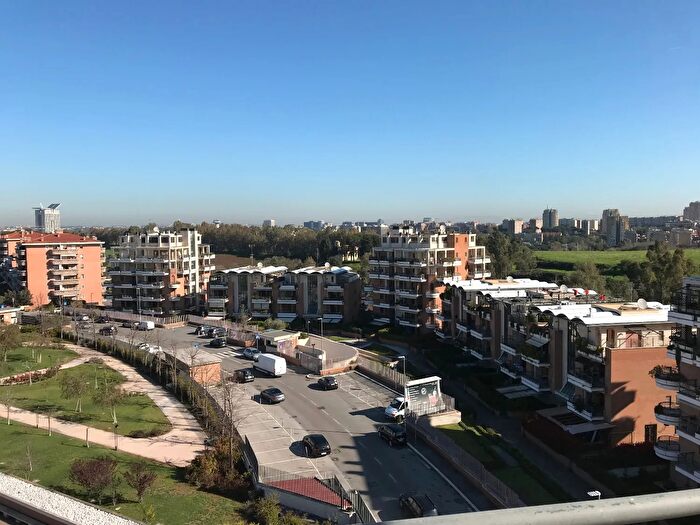 Appartamento con 5 locali in vendita in Via Giorgio Vigolo, Roma
