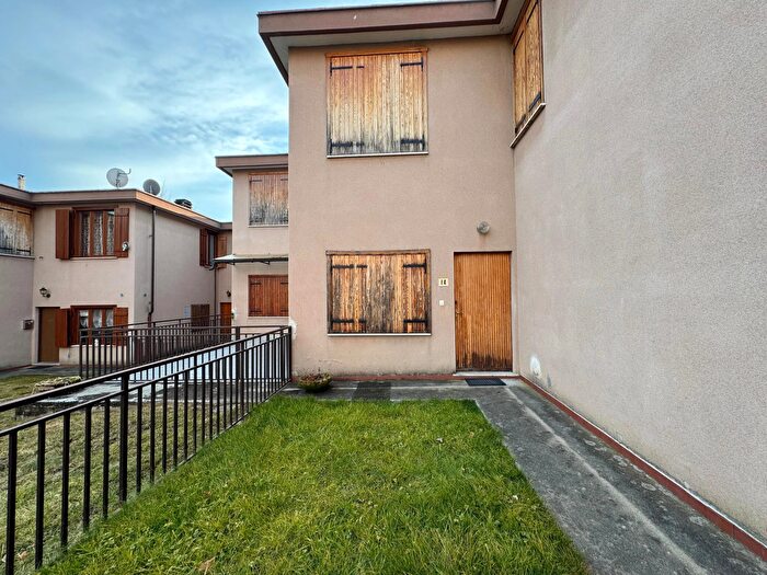 Case in Vendita e in Affitto - 2