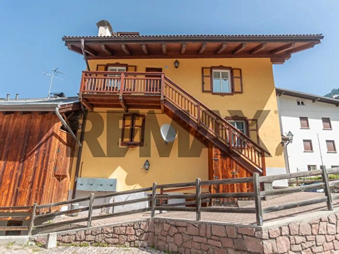 Appartamento bilocale in vendita in Strada De Longiarif, Moena