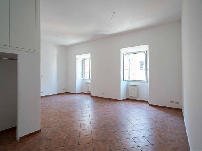 Appartamento quadrilocale in affitto in Via Giuseppe Giusti, Esquilino, Roma