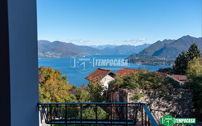 Appartamento bilocale in vendita in Via Vittorio Emanuele Genova, Stresa