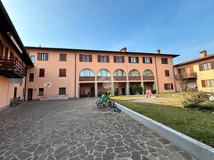 Appartamento trilocale in vendita in Via Andrea Galetti, Treviolo