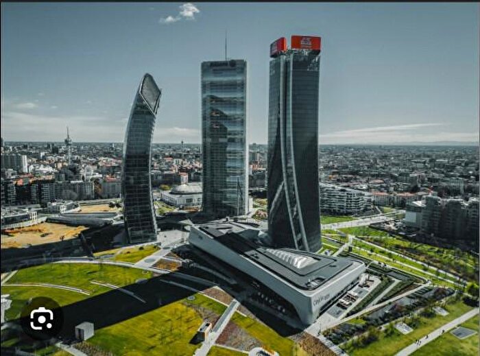 Casa quadrilocale in vendita in Via Filippo Carcano, Milano