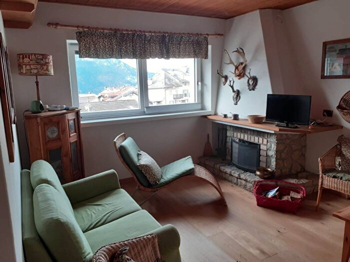 Appartamento quadrilocale in affitto in Via Emilio Colpi, Centro, Folgaria