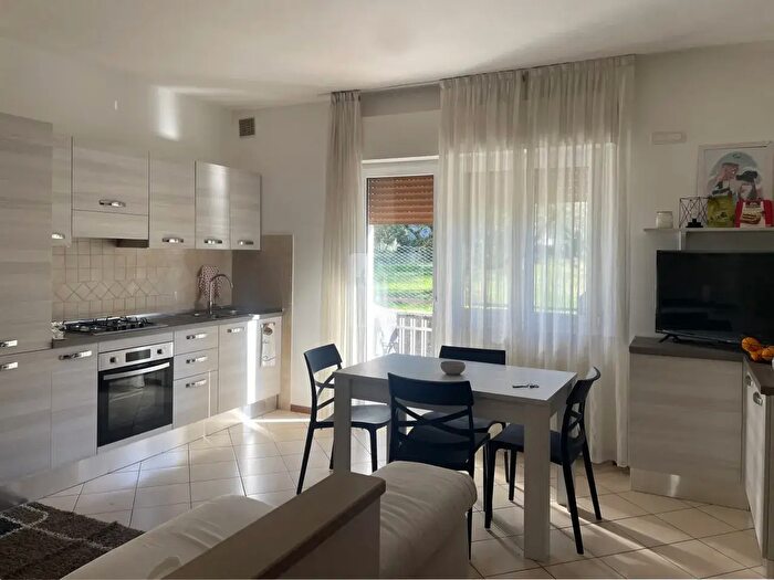 Casa con 10 locali in vendita in Via Paolo Leonardi, Arco