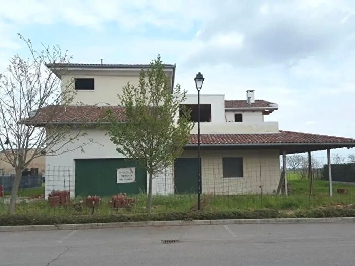 Casa con 5 locali in vendita in Via S Antonio Abate, Mozzecane