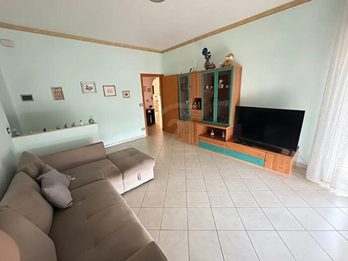 Appartamento trilocale in vendita in Via Sardegna, Belpasso
