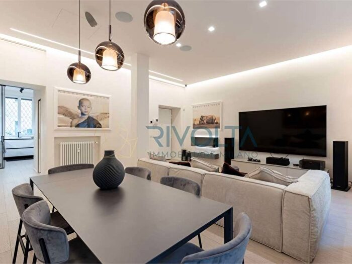 Appartamento trilocale in affitto in Via Privata Della Braida, Quadronno Crocetta, Milano