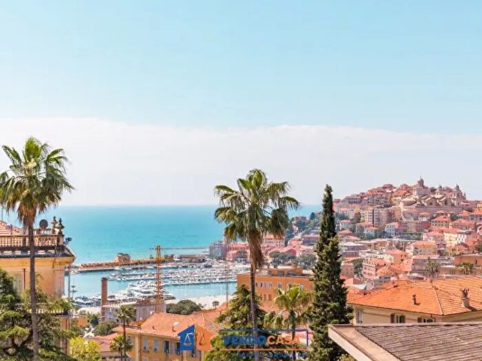 Appartamento quadrilocale in vendita in Via Privata Altamira, Imperia