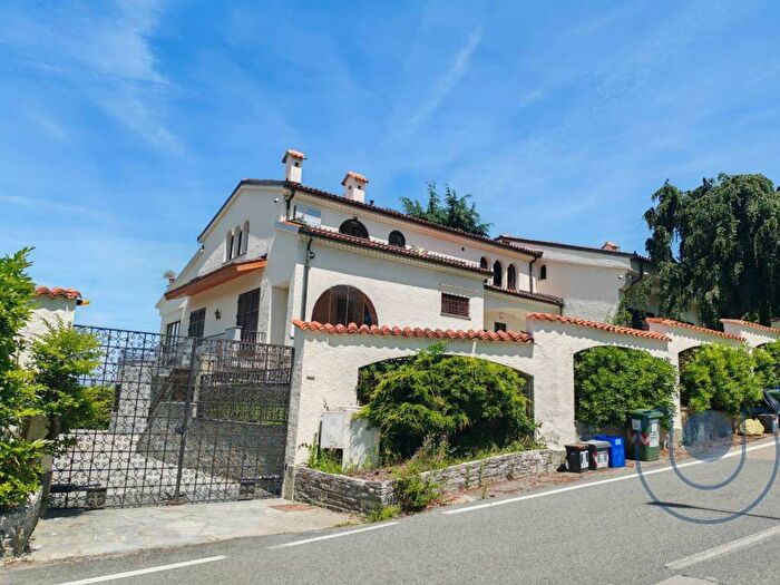 Casa con 6 locali in affitto in Strada Moncalvo, Revigliasco Maddalena, Moncalieri