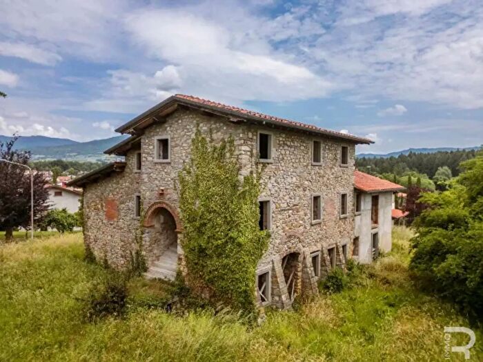 Casa con 6 locali in vendita in Località Pianacci, Bibbiena