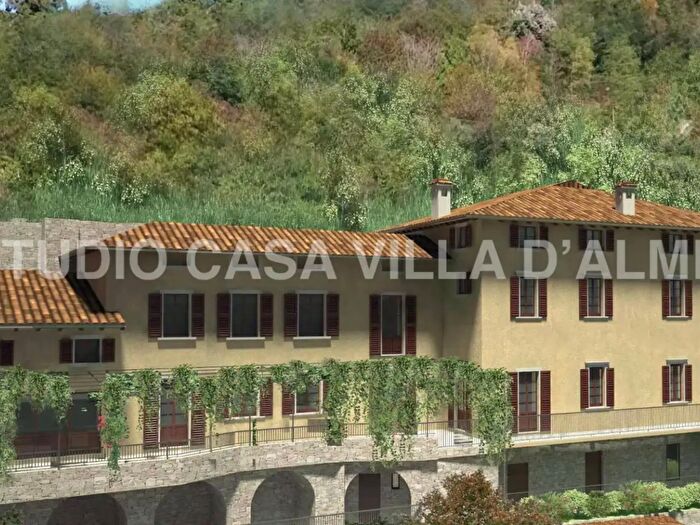 Appartamento quadrilocale in vendita in Via Colle dei Roccoli, Bergamo