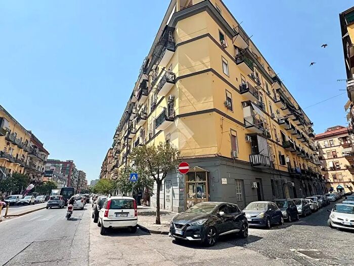 Appartamento bilocale in affitto in Via Alessandro De Meo, Napoli