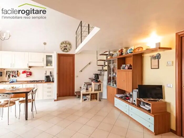 Appartamento trilocale in vendita in Via San Lorenzo, San Clemente