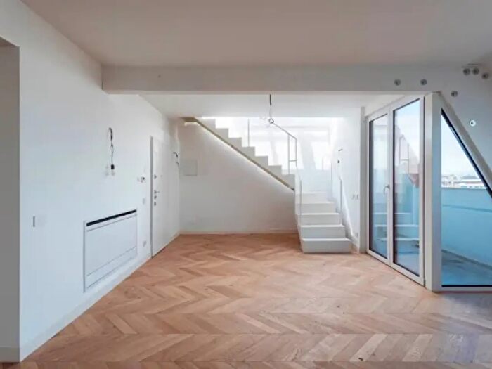 Appartamento quadrilocale in vendita in Via Rosa Marelli Vergani, Milano
