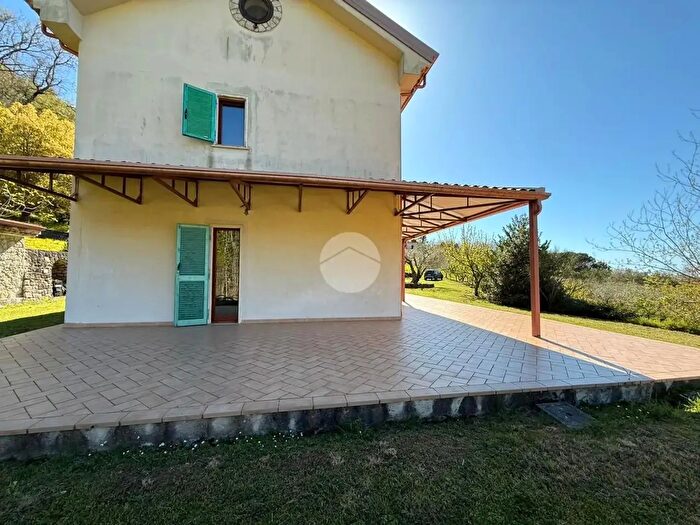 Casa con 6 locali in vendita in Loc Lastricaro, San Lucido
