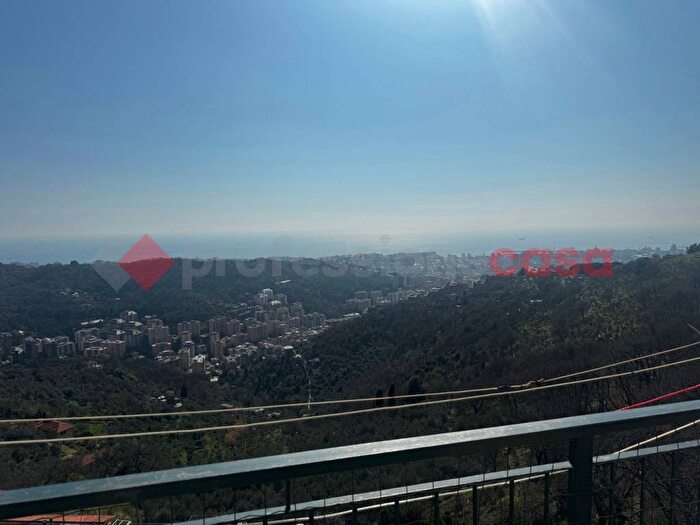 Appartamento trilocale in affitto in Via delle Rocche A, Molassana, Genova