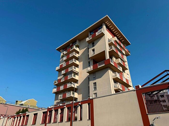 Appartamento bilocale in affitto in Via Gardone, Corvetto, Milano