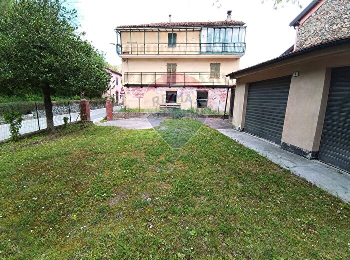 Casa con 10 locali in vendita in Via Vico, Mallare