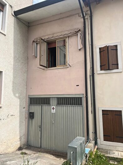 Casa trilocale in vendita in Badia Calavena