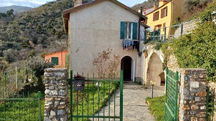 Appartamento con 5 locali in vendita in Alassio