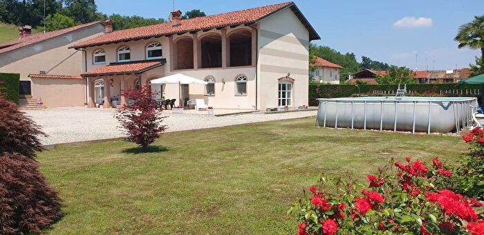 Casa con 9 locali in vendita in Menai, Cervere