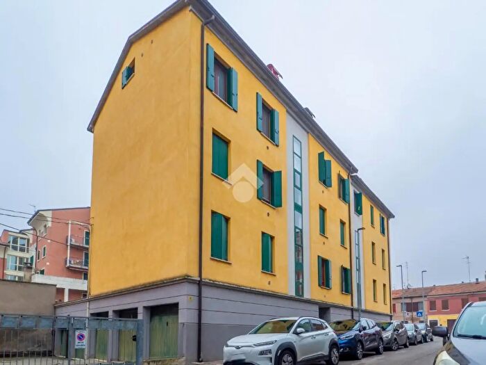 Appartamento trilocale in vendita in Via Patrizio Antolini, Ferrara