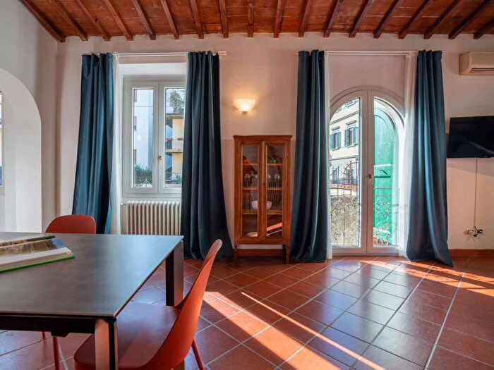 Appartamento trilocale in affitto in Via Villani, Porta Romana, Firenze