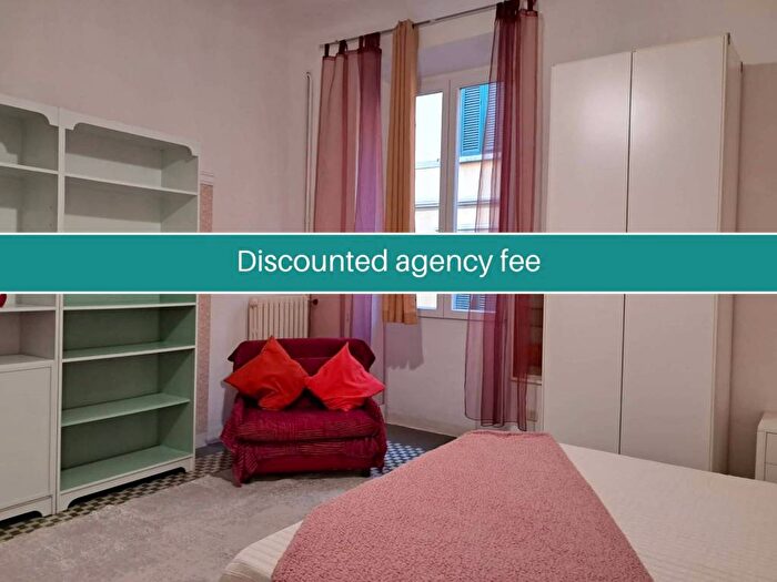 Appartamento con 5 locali in affitto in Via Faenza, Duomo, Firenze