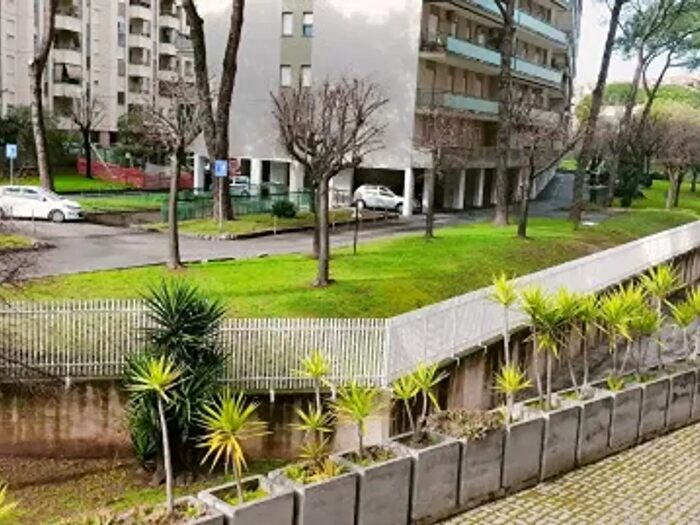 Appartamento trilocale in vendita in Via Angelo Viscogliosi, Roma