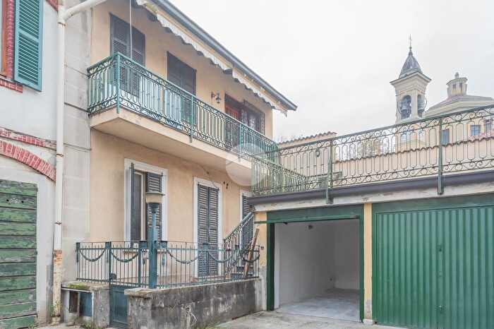 Appartamento trilocale in vendita in Via Visconti di Modrone, Macherio