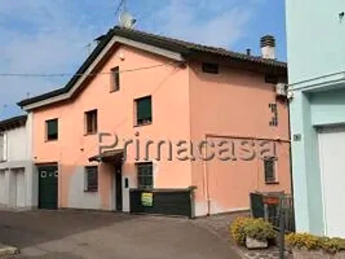 Casa con 5 locali in vendita in Carpi