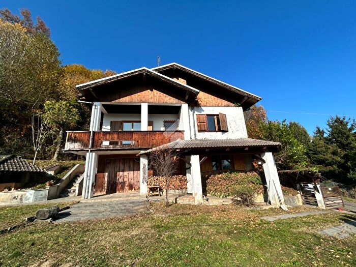 Casa con 11 locali in vendita in Via San Bernardo, Bibiana