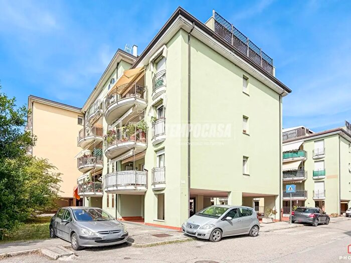 Appartamento quadrilocale in vendita in Via del Ciclamino, Rimini