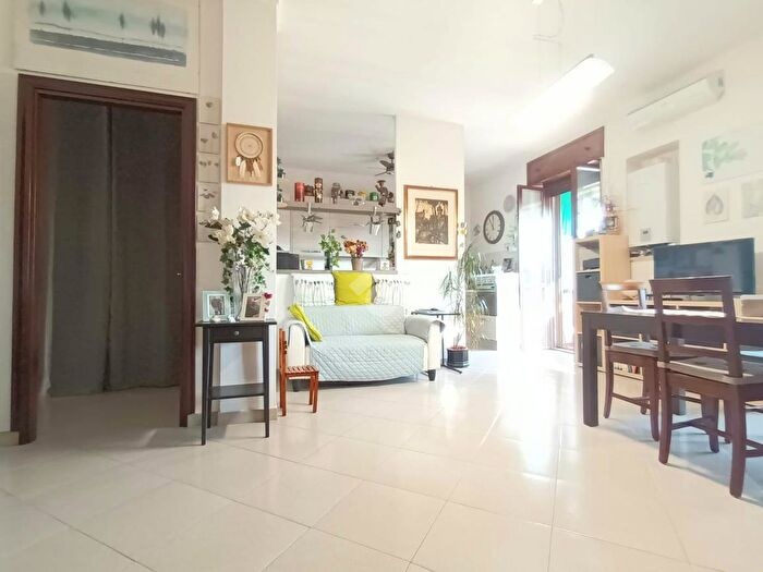 Appartamento quadrilocale in vendita in Via Monastir, Torino