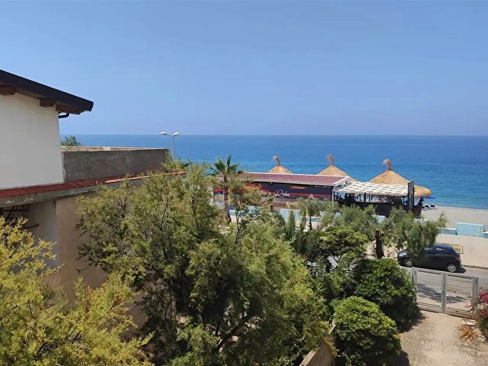 Appartamento con 5 locali in affitto in Lungomare, Amantea
