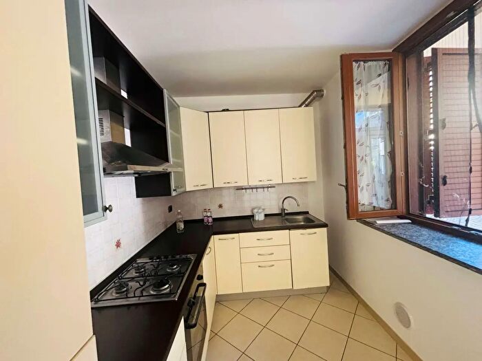 Appartamento con 5 locali in vendita in Piazza Cavour, Casnate Con Bernate