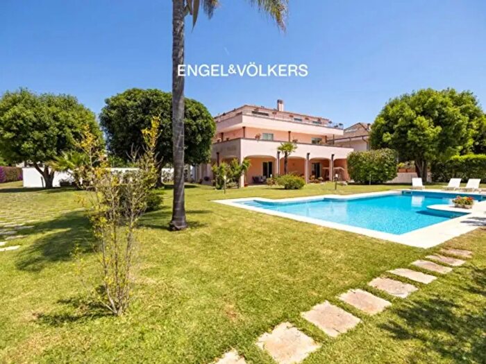 Casa con 6 locali in vendita in Via Rapolla, Lecce