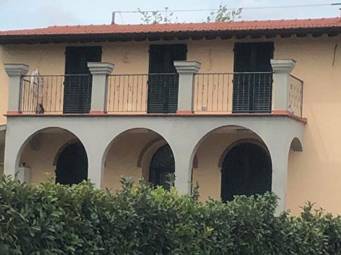Casa con 6 locali in vendita in Firenze
