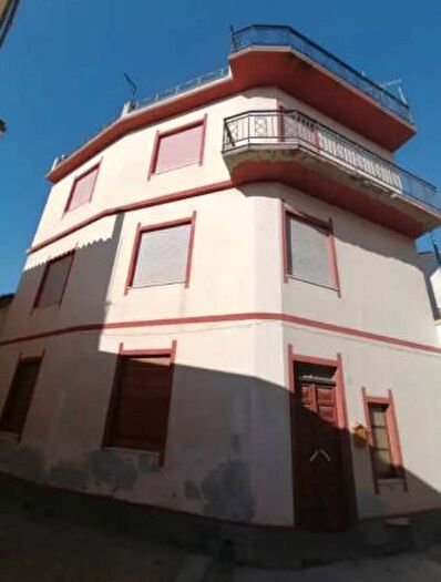 Appartamento con 6 locali in vendita in Viale Emanuele Pili, San Vito