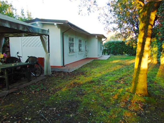 Casa bilocale in affitto in Via Trento, Forte Dei Marmi