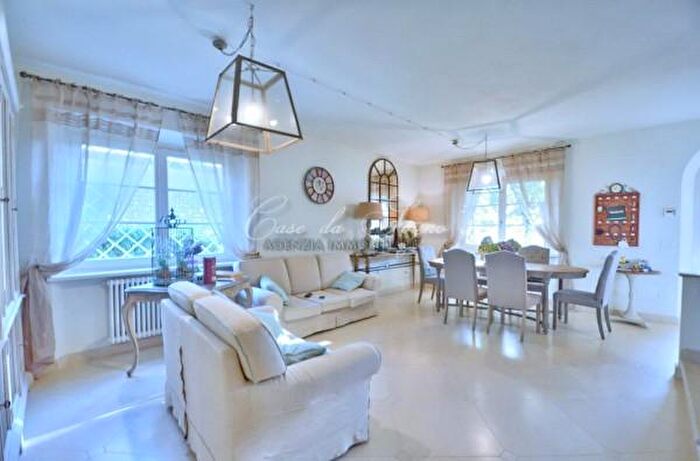 Casa con 6 locali in vendita in Via Palestro, Forte Dei Marmi