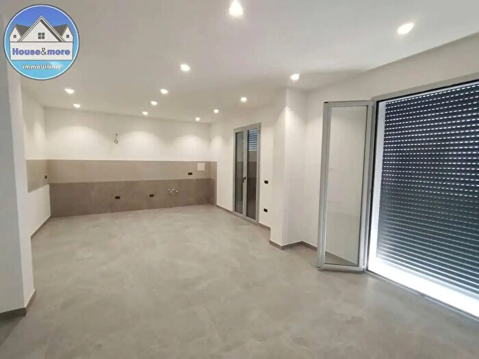 Appartamento con 5 locali in vendita in Taurianova